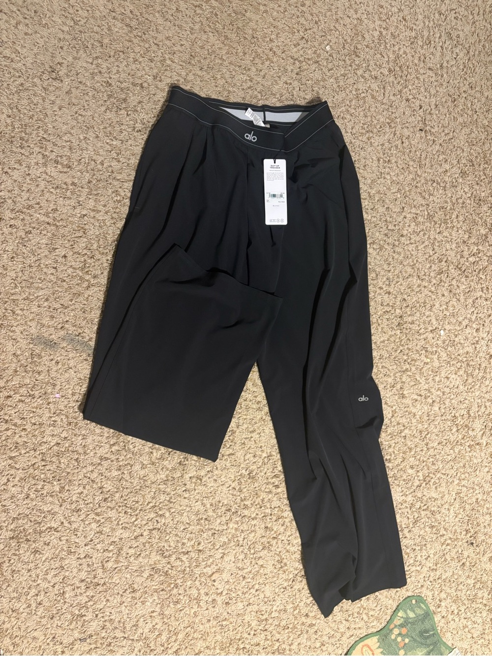 ALO Yoga Women’s Black Wide Leg Trousers